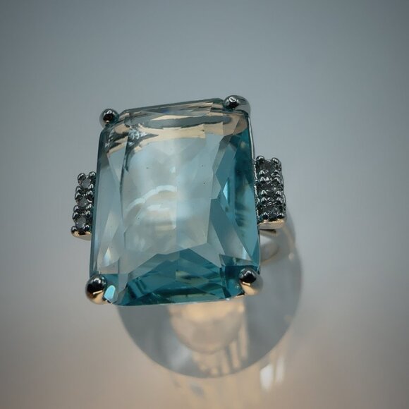 Aquamarine Gemstone Cocktail Ring Size 6 Silver Tone - Picture 11 of 15